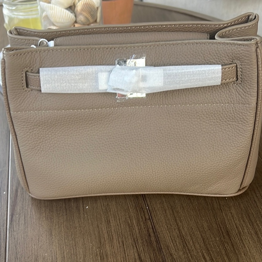 Elegant Tan Leather Women's Bag
